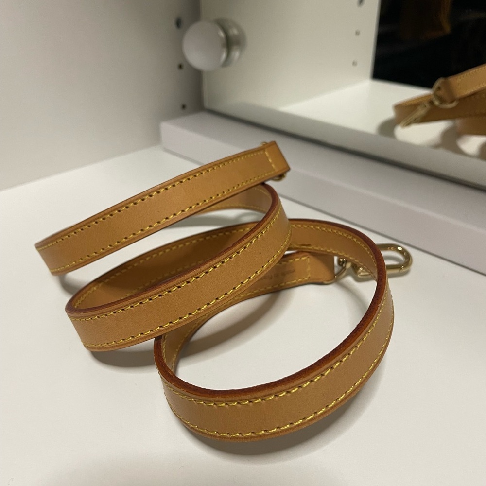 Louis Vuitton leather bag strap 90 cm